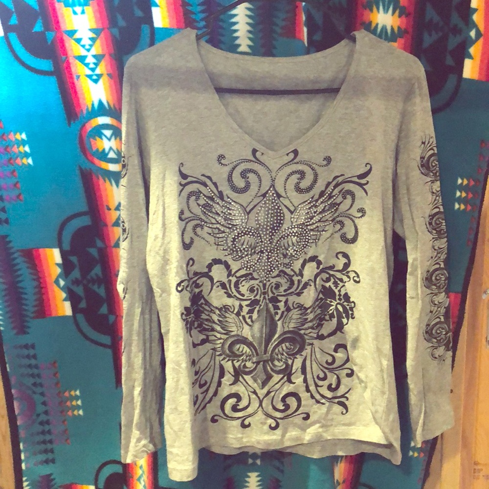 Long sleeve graphic shirt